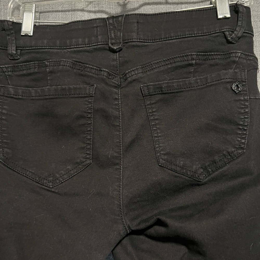 Democracy Women's Black Skinny Jeans - Picture 3 of 6
